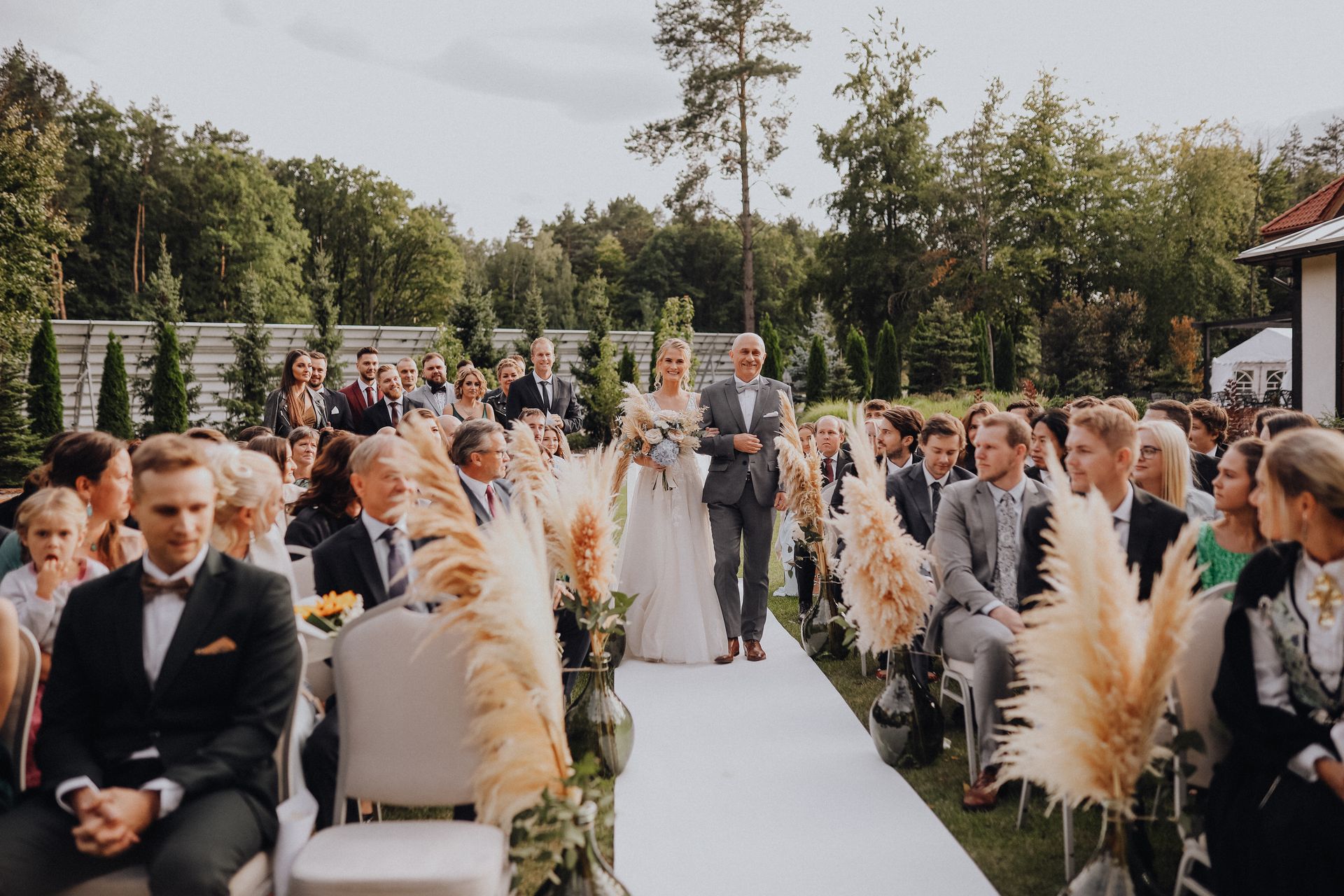 Ślub plenerowy w ogrodzie Dworku Bukowy Park